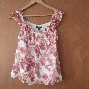 Cap sleeves silk top.